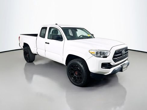 Used 2019 Toyota Tacoma SR image 1