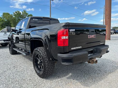 Used 2016 GMC Sierra 2500 Denali w/ Suspension Package, Off-Road AWD/4WD image 10