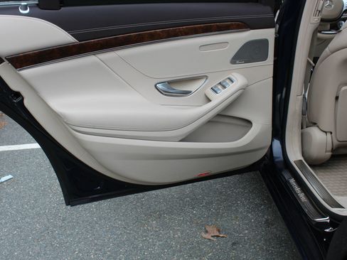 Used 2015 Mercedes-Benz S 550 4MATIC Sedan image 14