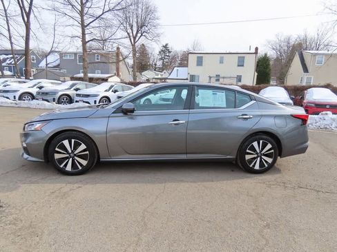 Used 2022 Nissan Altima 2.5 SV image 3