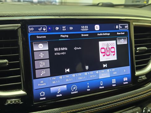 Used 2021 Chrysler Pacifica Pinnacle FWD image 34