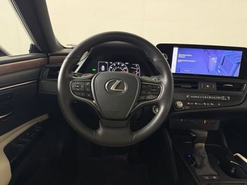 Certified 2025 Lexus ES 300h w/ Premium Package FWD image 26