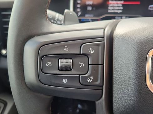Used 2023 GMC Sierra 1500 AT4 w/ Technology Package AWD/4WD image 5