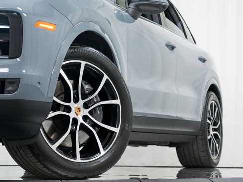 New 2025 Porsche Cayenne image 29