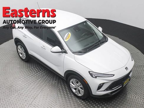 Used 2024 Buick Encore GX Preferred FWD image 3
