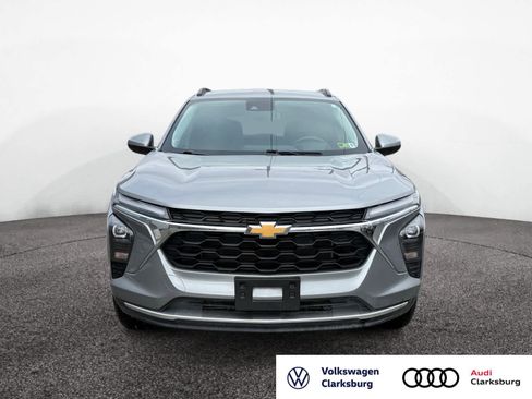 Used 2024 Chevrolet Trax LT w/ Driver Confidence Package image 8