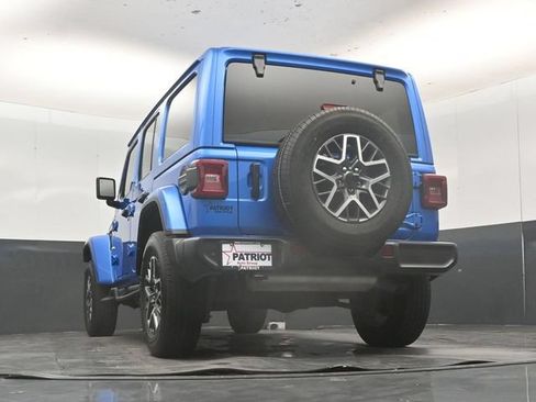 Used 2024 Jeep Wrangler Unlimited Sahara w/ Technology Group AWD/4WD image 46