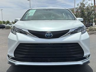 Used 2022 Toyota Sienna XLE FWD video 2