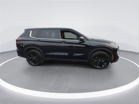 Used 2023 Mitsubishi Outlander SEL image 9