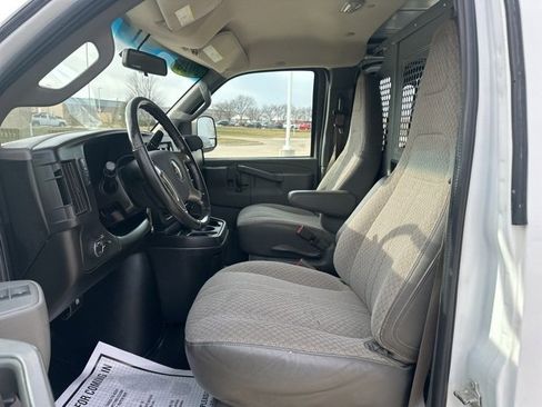 Used 2018 Chevrolet Express 2500 w/ Driver Convenience Package image 20
