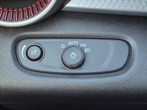 Used 2026 Chevrolet Trax RS FWD image 16