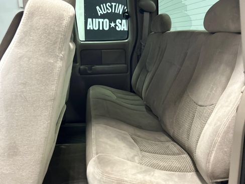 Used 2005 Chevrolet Silverado 3500 LS w/ Heavy-Duty Power Package AWD/4WD image 10