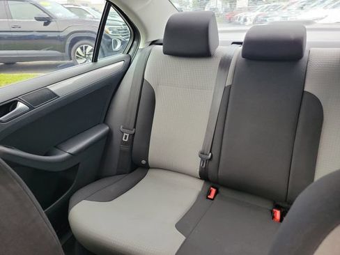 Used 2017 Volkswagen Jetta S FWD image 9