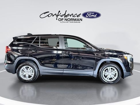 Used 2023 GMC Terrain SLE FWD image 10