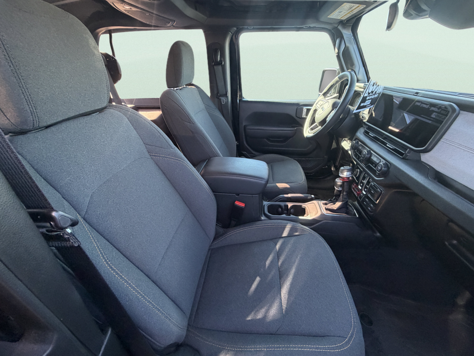 Used 2025 Jeep Wrangler Sport AWD/4WD image 12