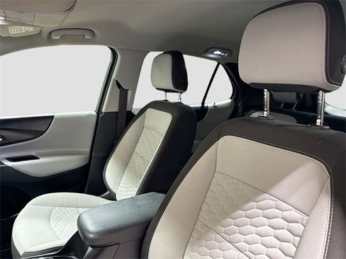 Used 2019 Chevrolet Equinox LS w/ LS Convenience Package image 21