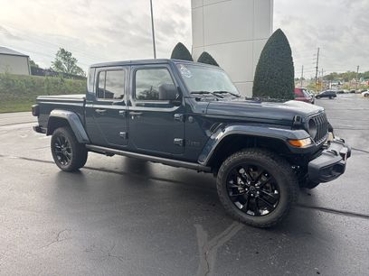 Used 2025 Jeep Gladiator Sport