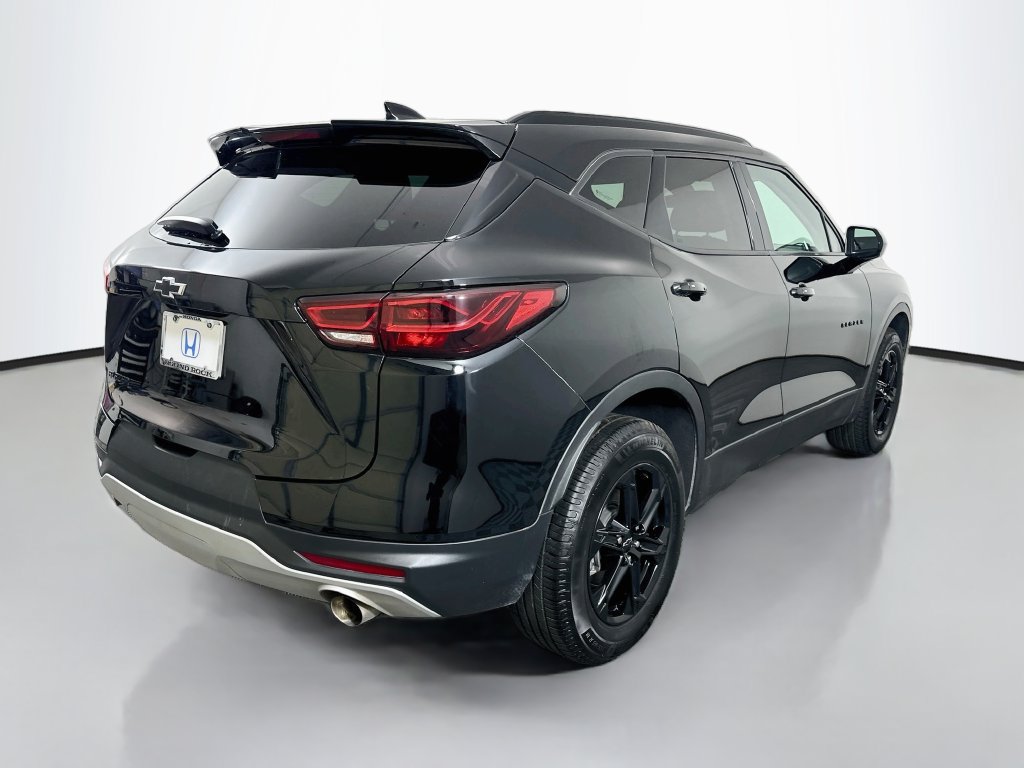 Used 2023 Chevrolet Blazer LT w/ Midnight/Sport Edition FWD image 5