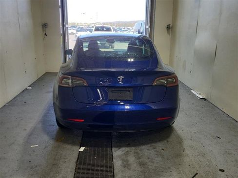 Used 2023 Tesla Model 3 Standard Range image 4