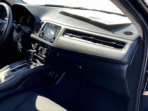 Used 2017 Honda HR-V LX image 15