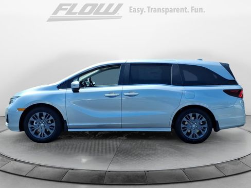 New 2026 Honda Odyssey Touring image 4