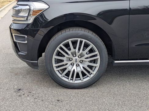 Used 2022 Ford Expedition Limited image 35