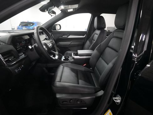 Used 2025 GMC Terrain Elevation w/ Elevation Premium Package AWD/4WD image 7