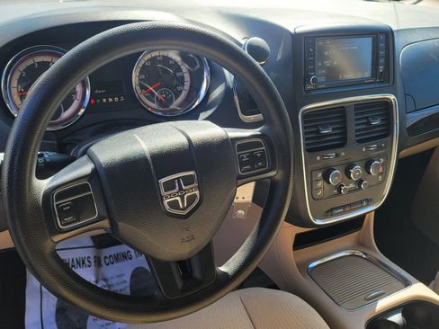 Used 2015 Dodge Grand Caravan SXT image 21