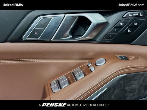 Used 2026 BMW X7 xDrive40i w/ Executive Package image 3