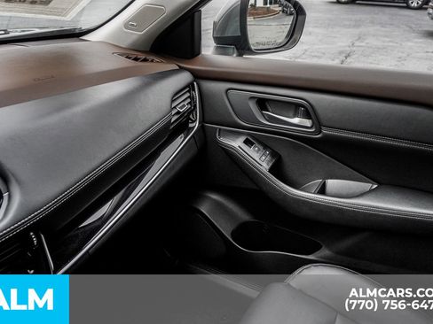 Used 2022 Nissan Rogue SL w/ SL Premium Package image 47