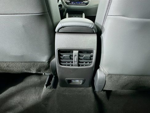 Certified 2025 Toyota Corolla Cross XLE FWD image 25