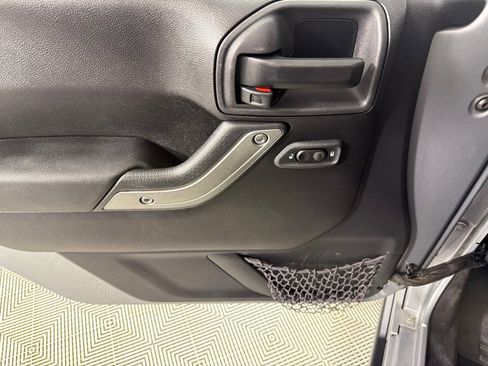 Used 2015 Jeep Wrangler Sport image 11