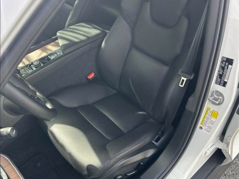 Used 2024 Volvo V60 B5 Cross Country Plus image 12