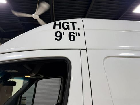 Used 2021 Mercedes-Benz Sprinter 3500 image 35