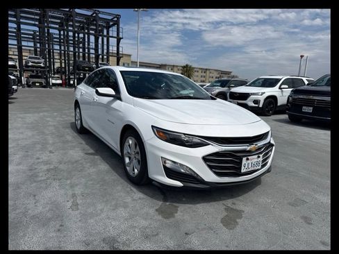 Used 2024 Chevrolet Malibu LT FWD image 3