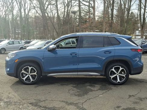 Certified 2025 Volkswagen Tiguan SE w/ Panoramic Sunroof Package image 6