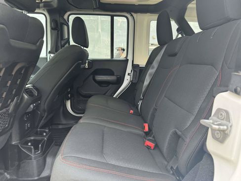 Used 2019 Jeep Wrangler Unlimited Rubicon AWD/4WD image 14