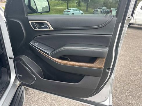 Used 2018 GMC Yukon Denali image 25