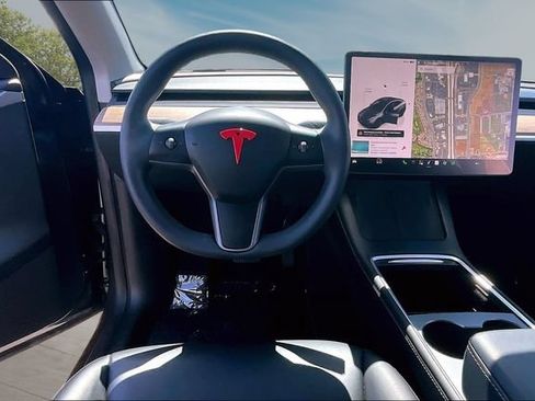 Used 2023 Tesla Model Y 2WD image 8