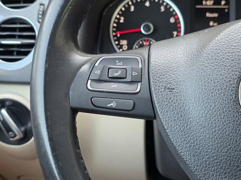 Used 2015 Volkswagen Tiguan SEL image 25
