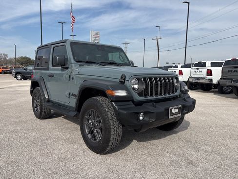 Used 2024 Jeep Wrangler Sport S image 7