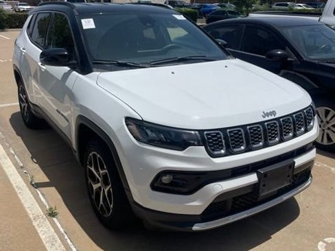 Used 2025 Jeep Compass Limited AWD/4WD image 2