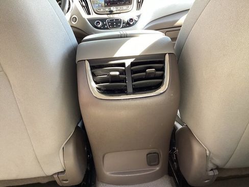 Used 2024 Chevrolet Malibu LT image 16