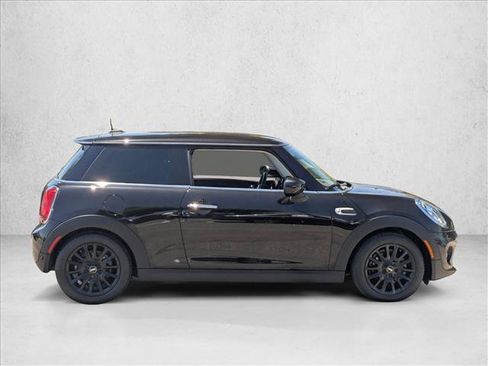 Used 2021 MINI Cooper 2-Door Hardtop w/ 6.5" Touchscreen Package FWD image 4