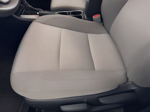 Used 2015 Toyota Corolla LE image 15