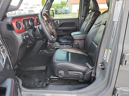 Used 2019 Jeep Wrangler Unlimited Rubicon w/ Dual Top Group AWD/4WD image 27