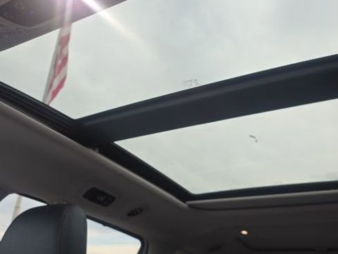 Used 2019 Chrysler Pacifica Touring-L Plus w/ Tire & Wheel Group FWD image 14