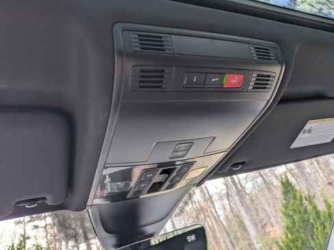 Used 2024 Volkswagen Tiguan SE R-Line image 24