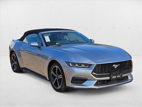Used 2024 Ford Mustang Premium image 3