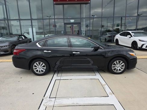 Used 2018 Nissan Altima 2.5 S w/ S Convenience Package FWD image 3